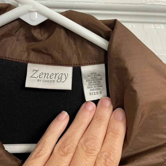 Chicos Zenergy Windbreaker Utility Jacket Womens 0 US Small Brown Pockets - Picture 3 of 5